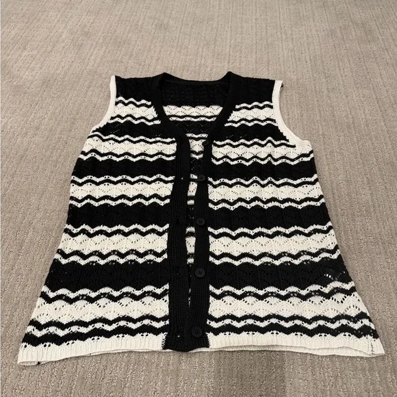 Elastic Waist Crochet Set Black/White - Picture 5 of 10